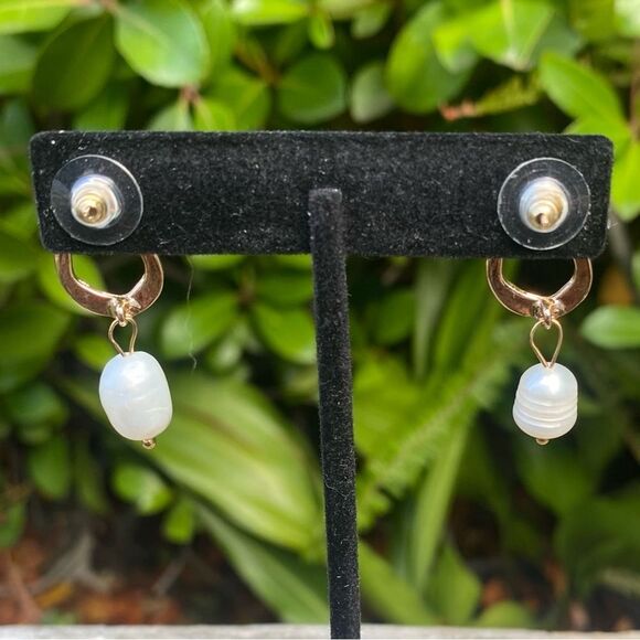 NWOT Amber Sceats Lorna 18k Gold-Plated/Freshwater Pearl Dangle Earrings Revolve - Picture 4 of 4